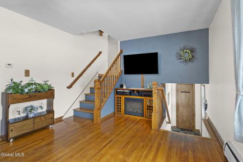 15 Mcclellan Drive Nassau NY 12123