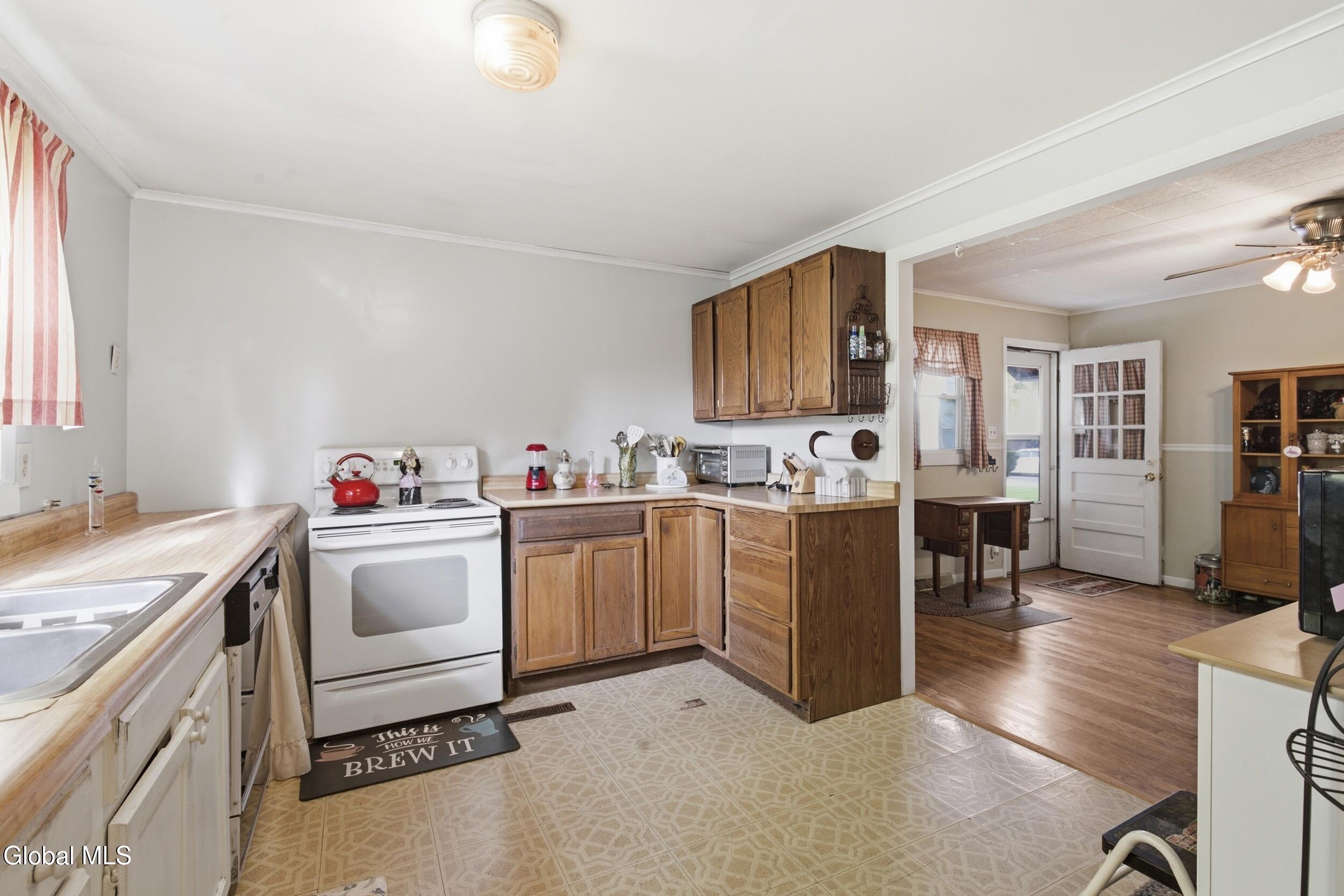 1534 Unadilla Street Schenectady NY 12308