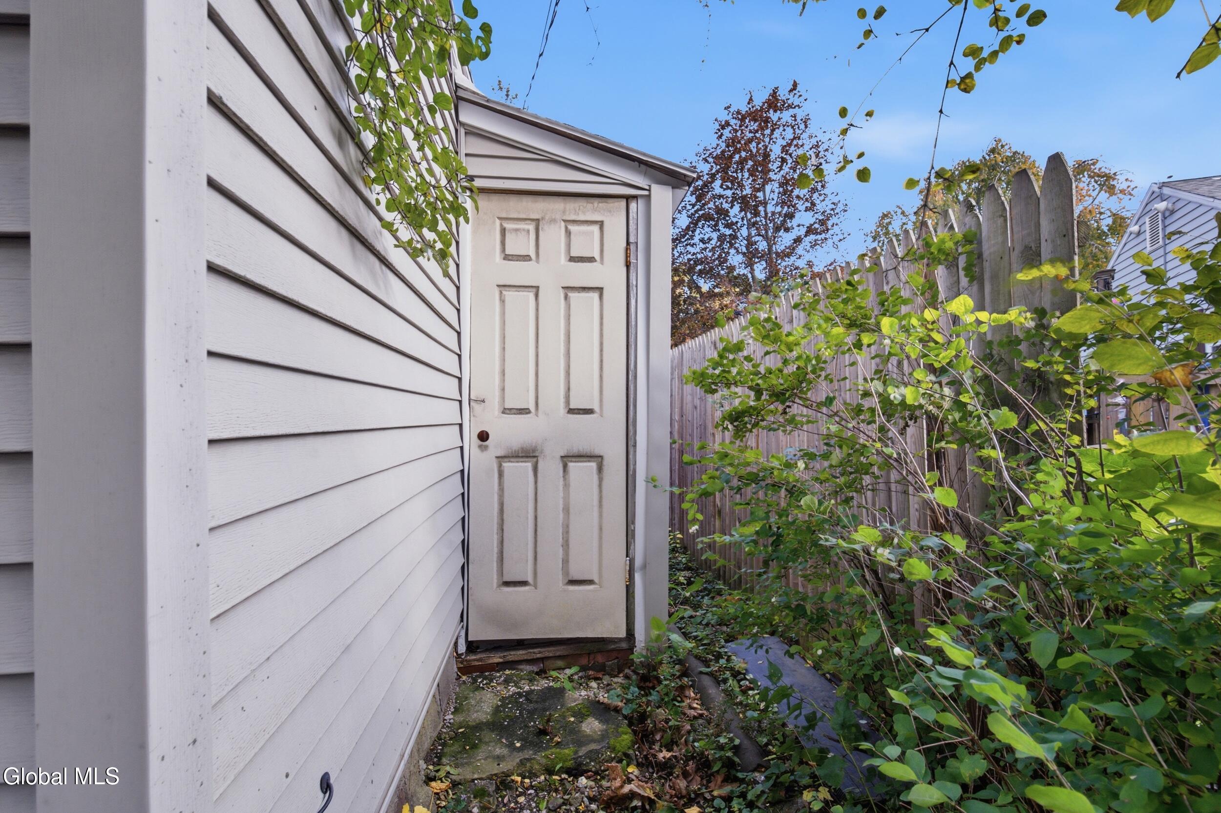 1534 Unadilla Street Schenectady NY 12308