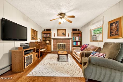 5 Pine Hill Bend Ballston Lake NY 12019