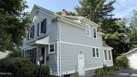 31 Oakwood Place Delmar NY 12054
