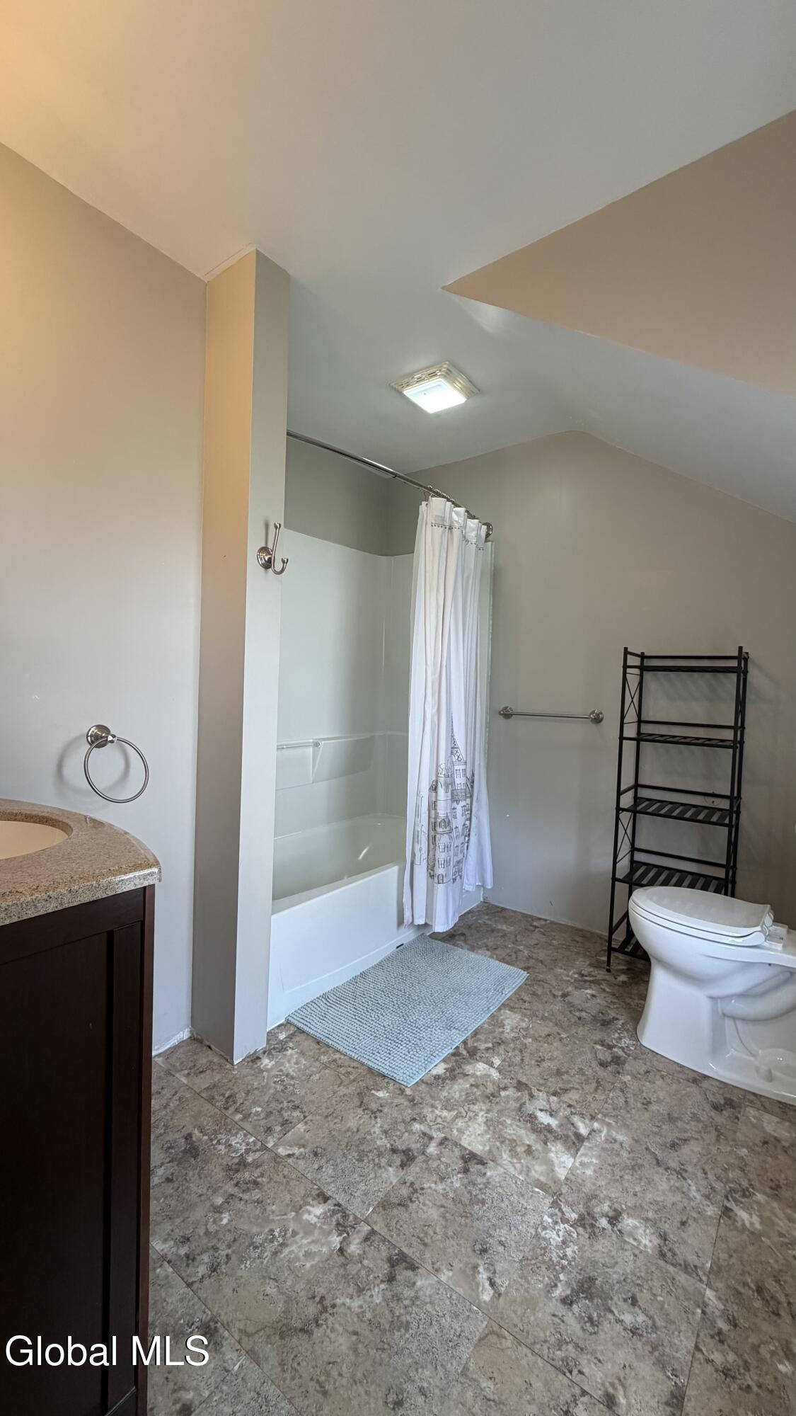 31 Oakwood Place Delmar NY 12054