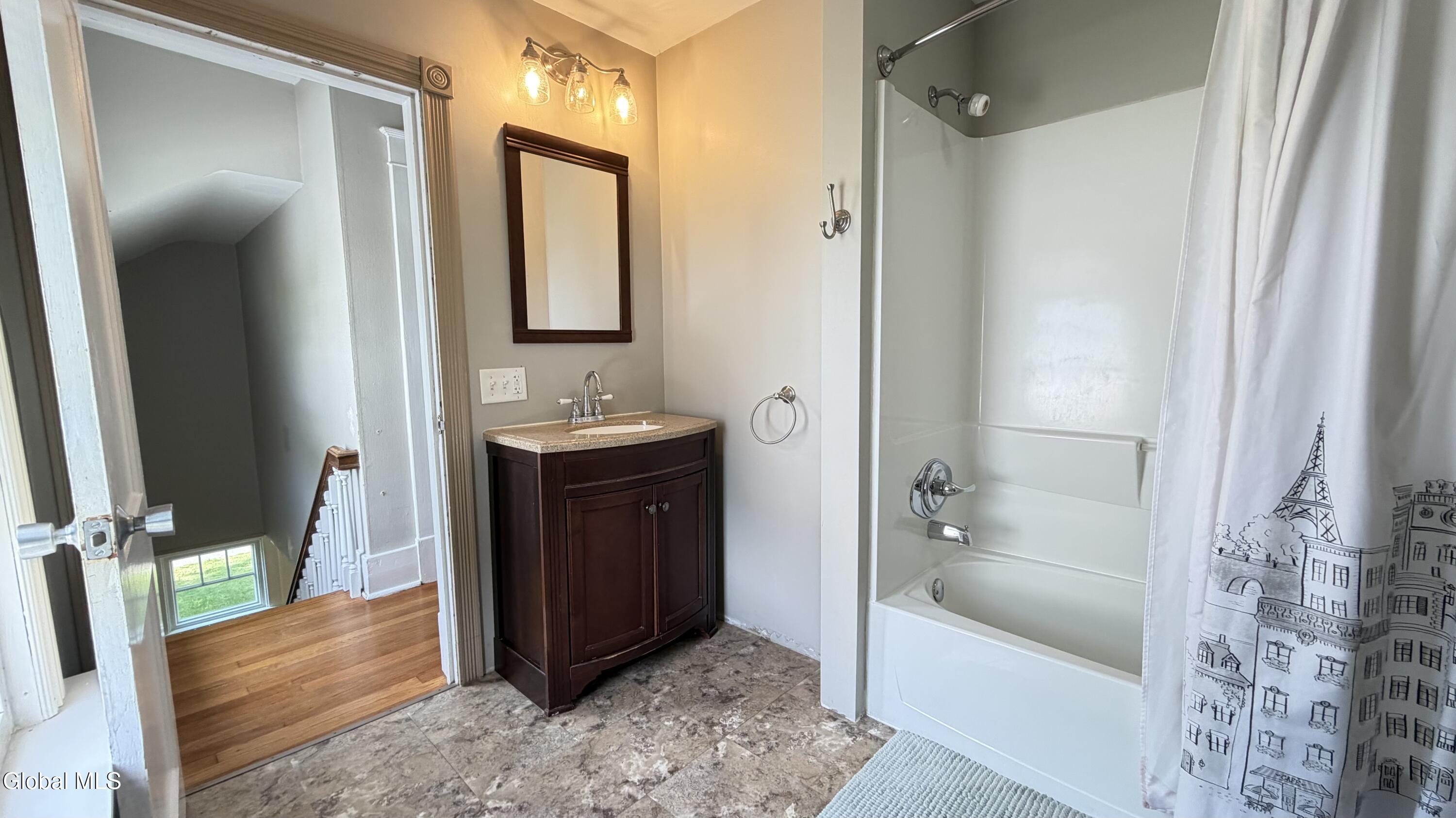 31 Oakwood Place Delmar NY 12054