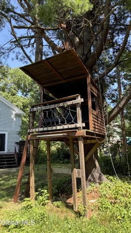 31 Oakwood Place Delmar NY 12054