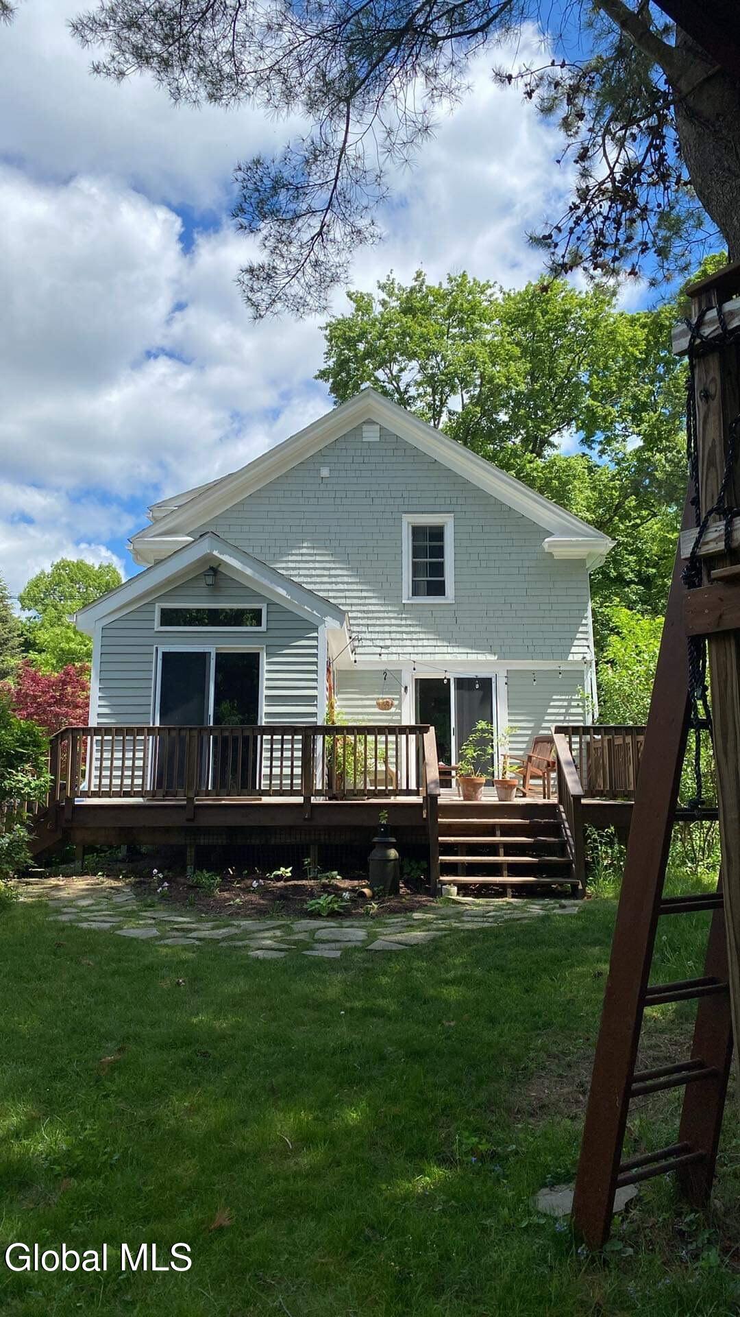 31 Oakwood Place Delmar NY 12054