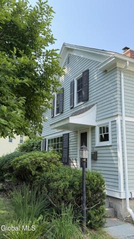 31 Oakwood Place Delmar NY 12054