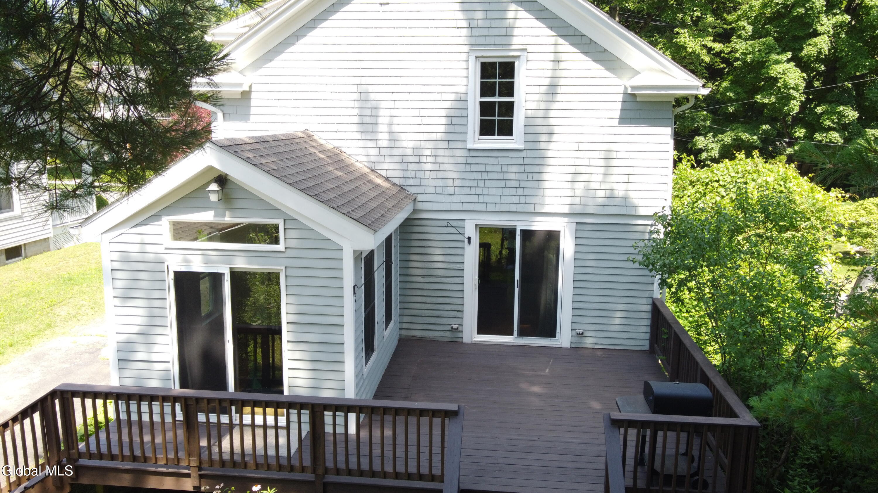 31 Oakwood Place Delmar NY 12054