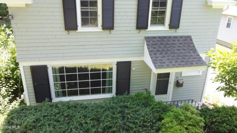 31 Oakwood Place Delmar NY 12054