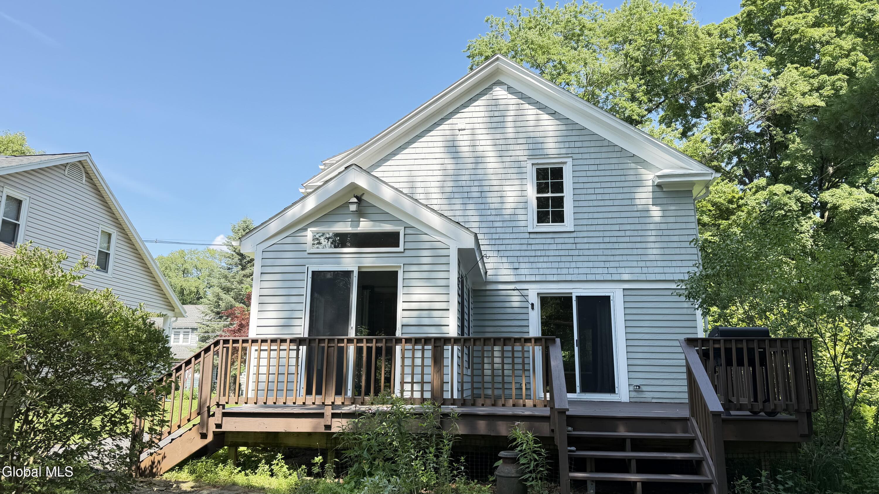 31 Oakwood Place Delmar NY 12054