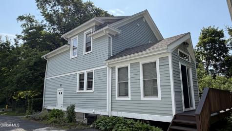 31 Oakwood Place Delmar NY 12054