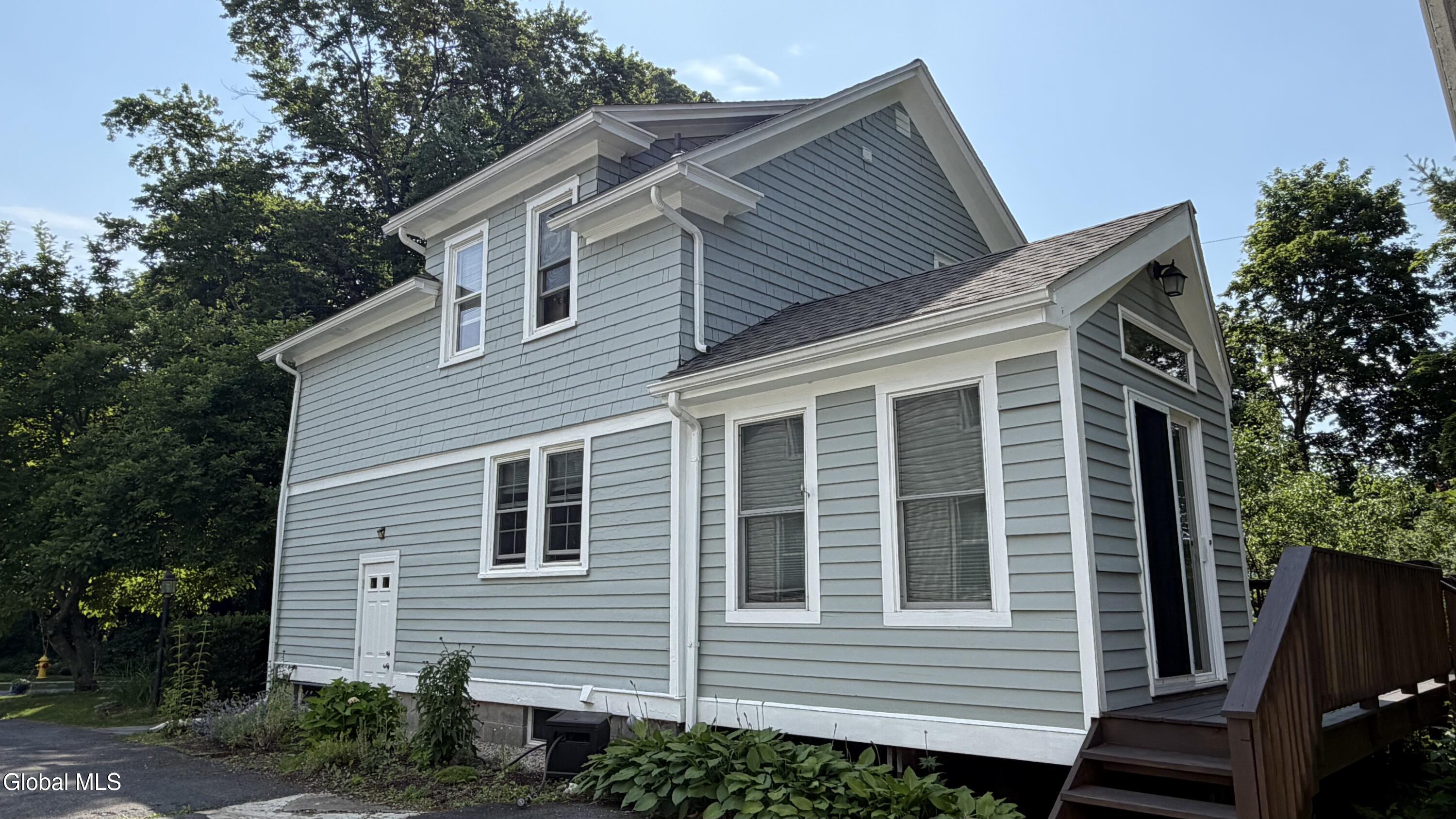 31 Oakwood Place Delmar NY 12054