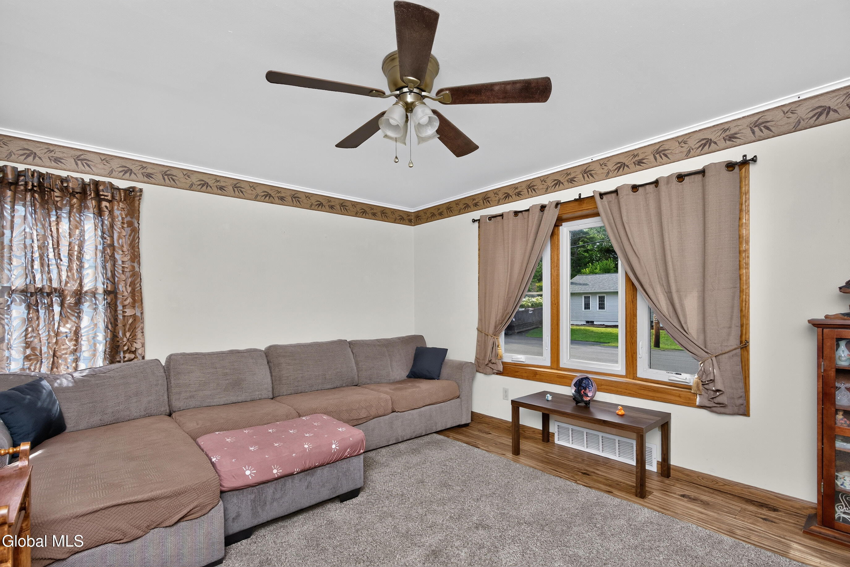 438 Clayton Road Schenectady NY 12304