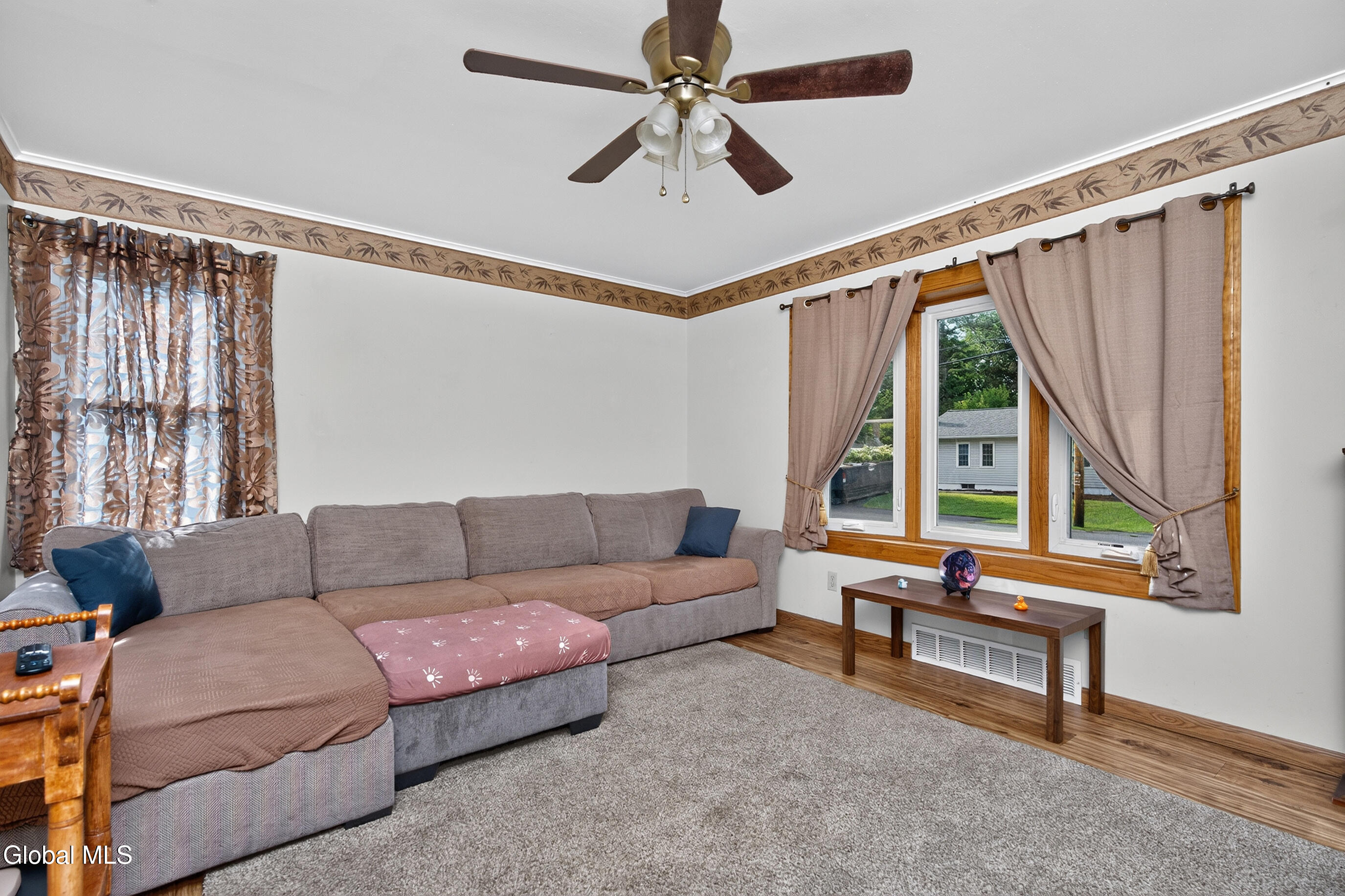 438 Clayton Road Schenectady NY 12304