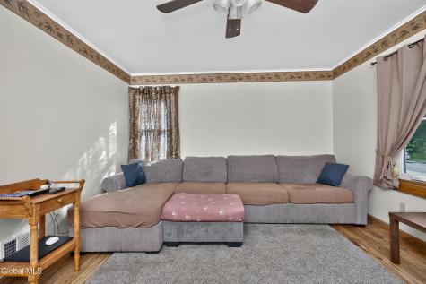 438 Clayton Road Schenectady NY 12304