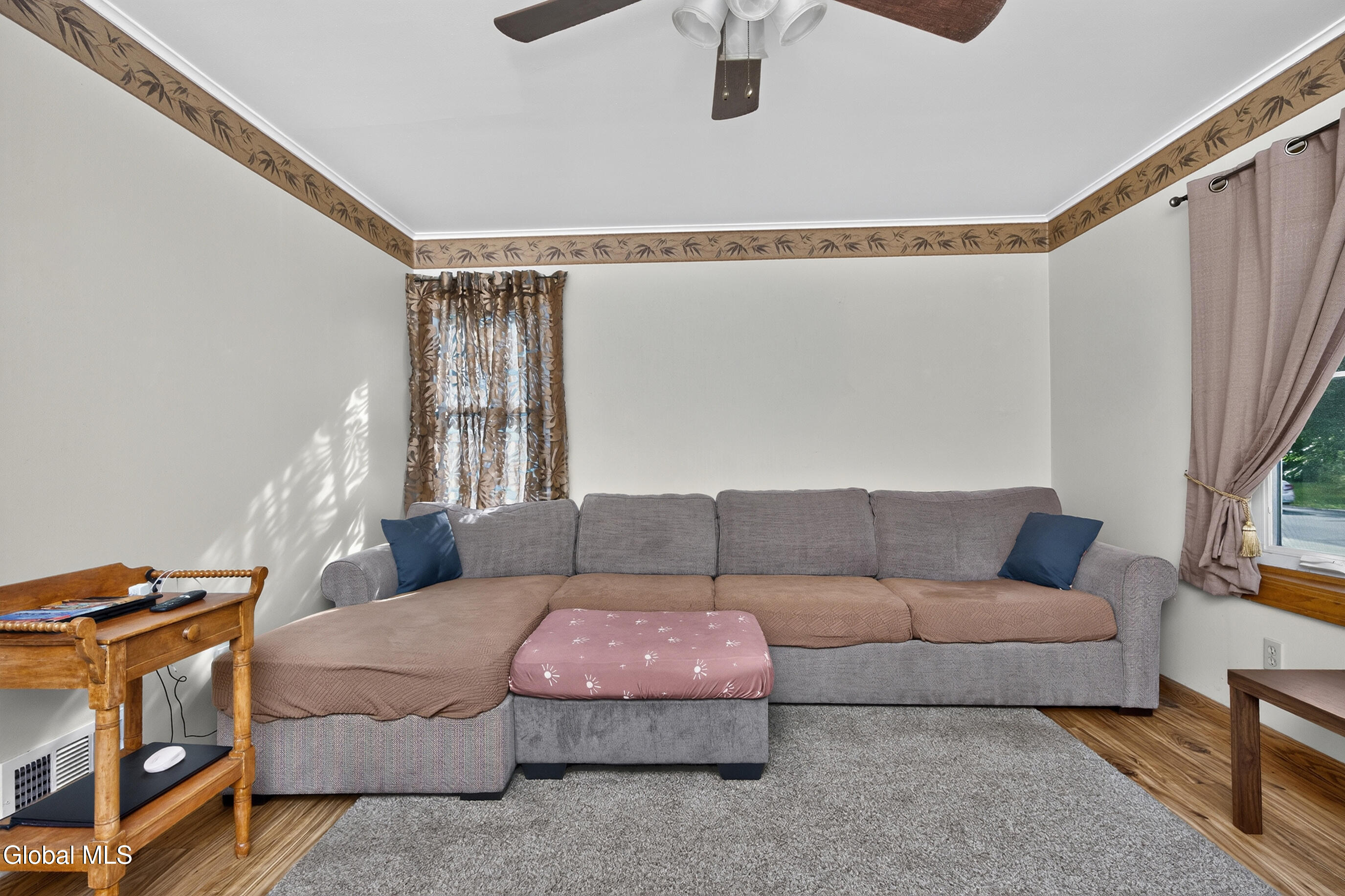 438 Clayton Road Schenectady NY 12304