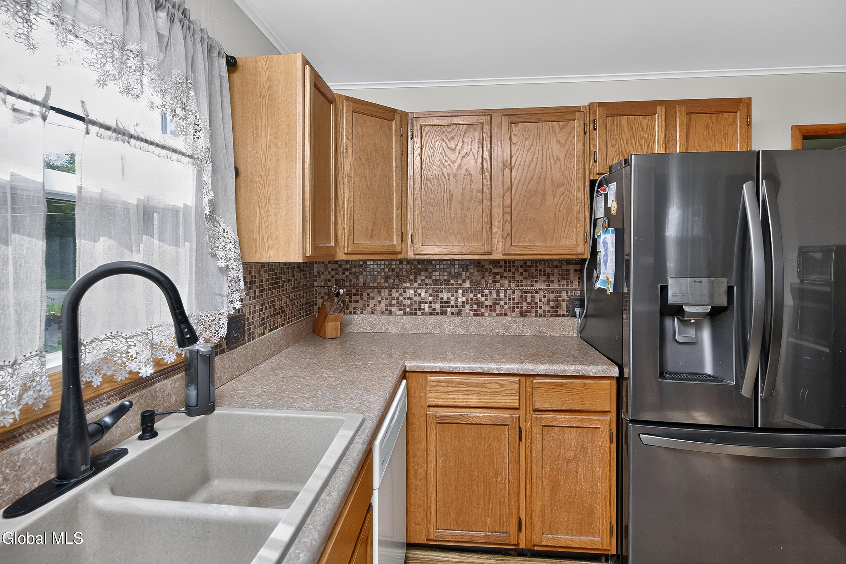 438 Clayton Road Schenectady NY 12304