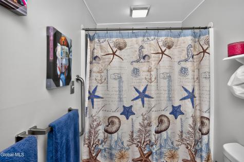 438 Clayton Road Schenectady NY 12304