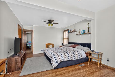 438 Clayton Road Schenectady NY 12304