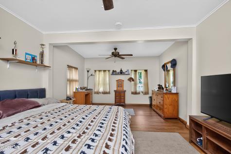 438 Clayton Road Schenectady NY 12304