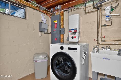 438 Clayton Road Schenectady NY 12304