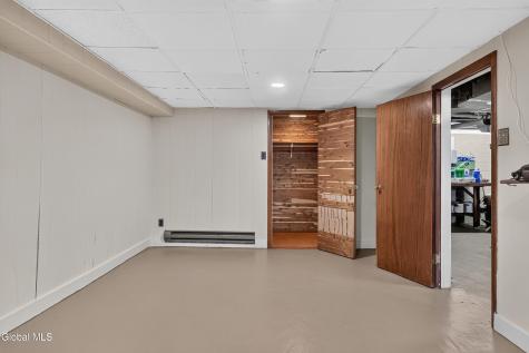 438 Clayton Road Schenectady NY 12304
