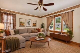 438 Clayton Road Schenectady NY 12304
