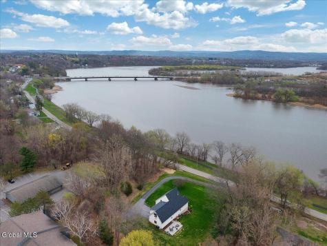 29 Canal Road Clifton Park NY 12065