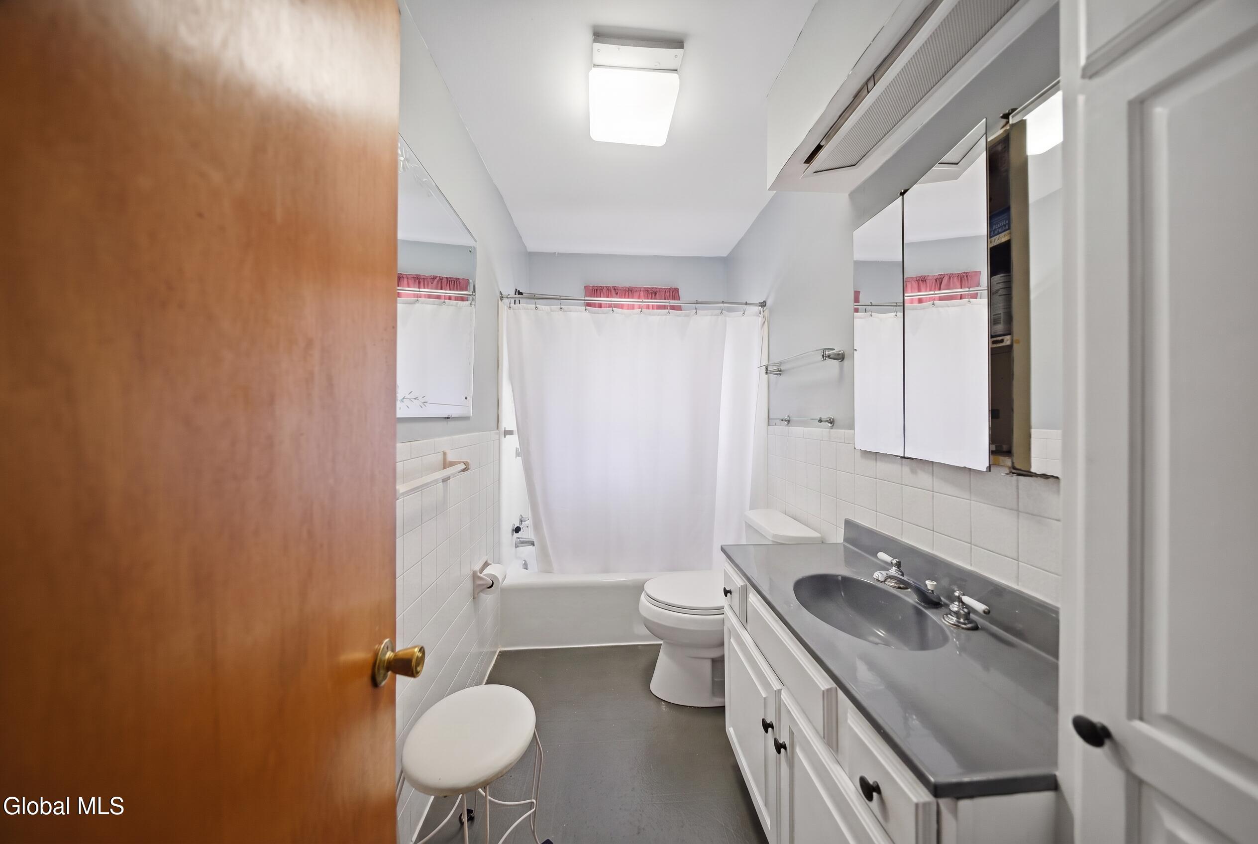 19 Grove Avenue Colonie NY 12110