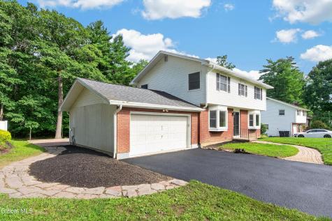854 Maxwell Drive Niskayuna NY 12309