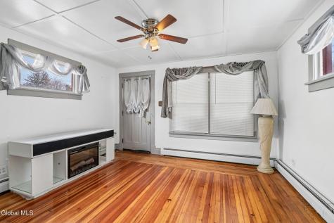1827 8th Street Rensselaer NY 12144