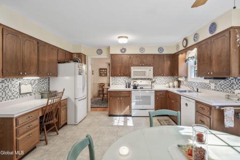 6 Hadel Road Glenville NY 12302