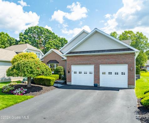 41 Cheshire Way Loudonville NY 12211