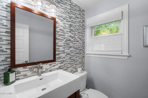 104 Blockhouse Creek Court Albany NY 12203