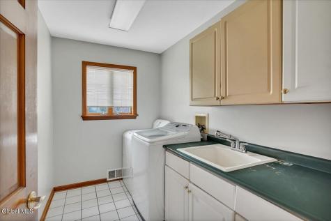 1306 Putnam Road Schenectady NY 12306