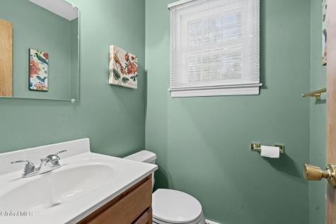 21 Laury Lane Schenectady NY 12302