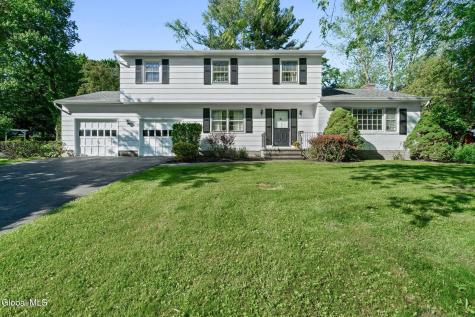 21 Laury Lane Schenectady NY 12302
