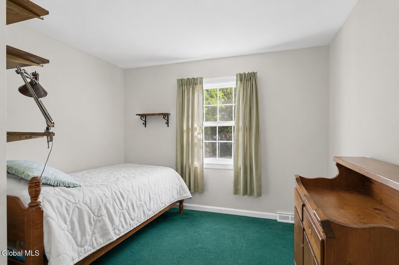 21 Laury Lane Schenectady NY 12302
