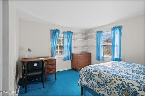 21 Laury Lane Schenectady NY 12302