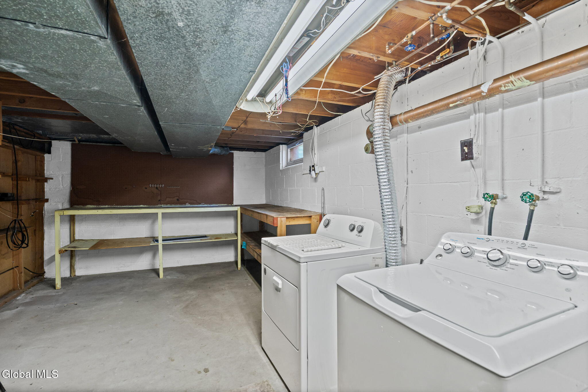 21 Laury Lane Schenectady NY 12302