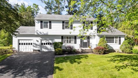 21 Laury Lane Schenectady NY 12302