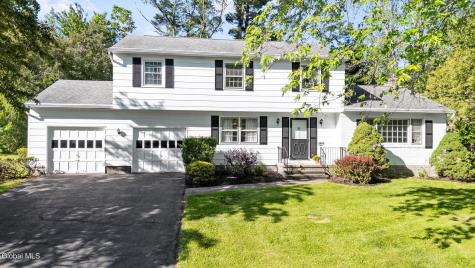 21 Laury Lane Schenectady NY 12302