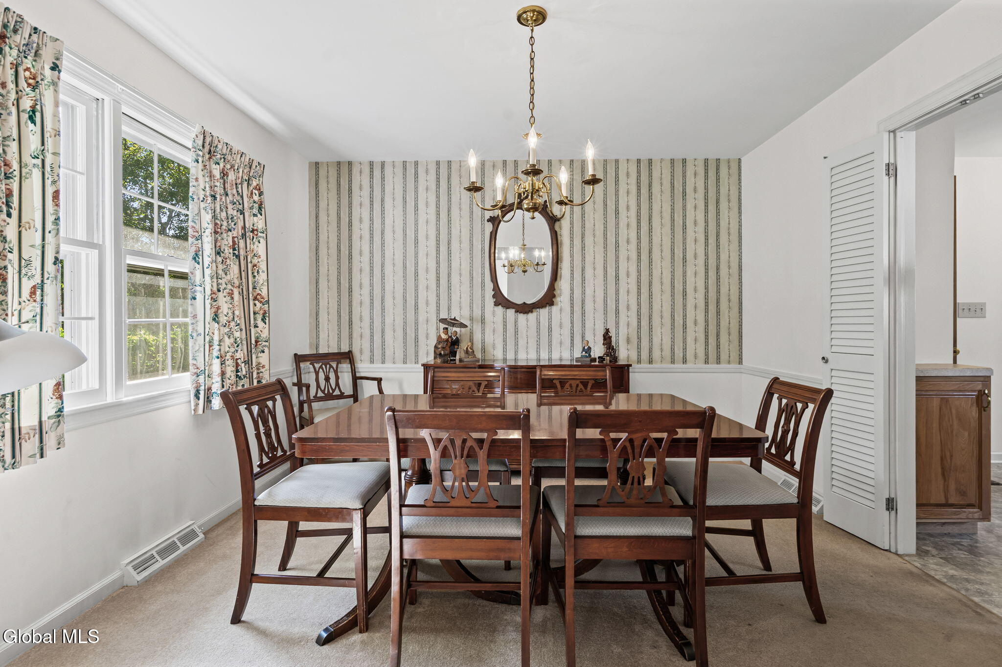 21 Laury Lane Schenectady NY 12302