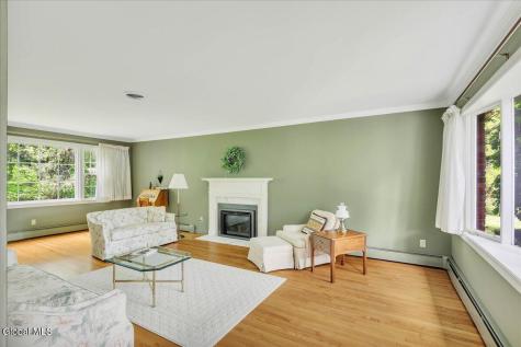 8 Upper Ball Court Menands NY 12204