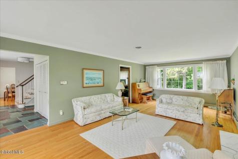 8 Upper Ball Court Menands NY 12204