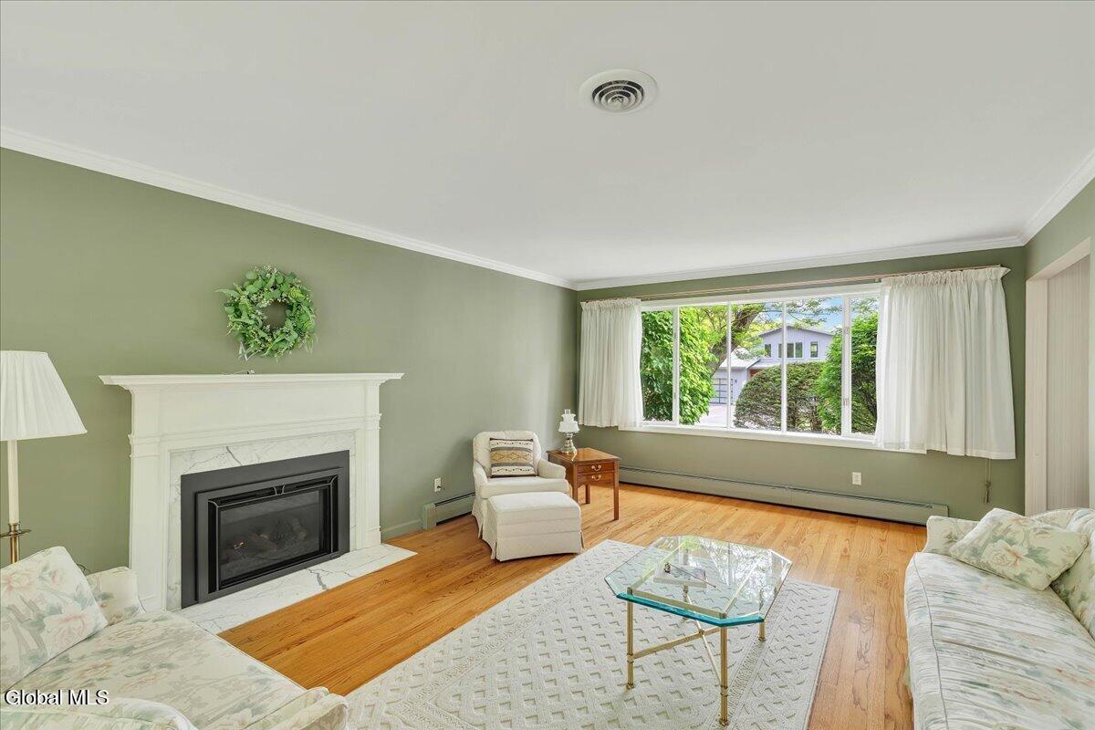 8 Upper Ball Court Menands NY 12204