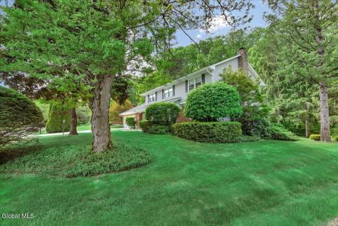 8 Upper Ball Court Menands NY 12204