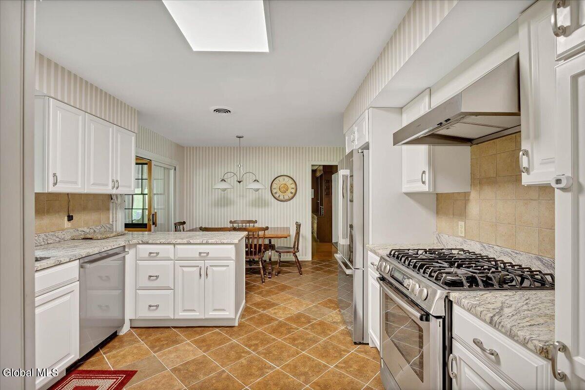 8 Upper Ball Court Menands NY 12204