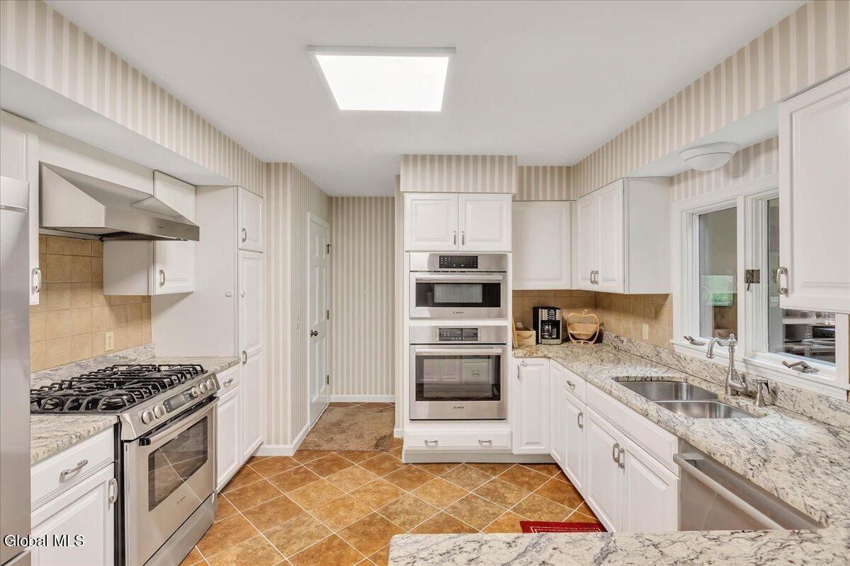8 Upper Ball Court Menands NY 12204