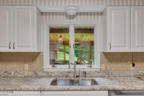 8 Upper Ball Court Menands NY 12204