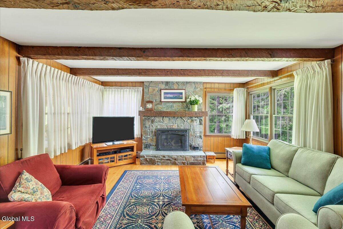 8 Upper Ball Court Menands NY 12204